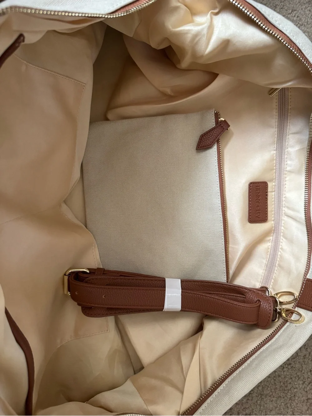 NWT HENNY + LEV Beige Canvas Tote with Brown Accents, Travel Bags, - Picture 6 of 10